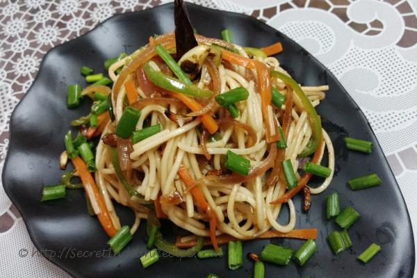 photo of burnt garlic chowmein