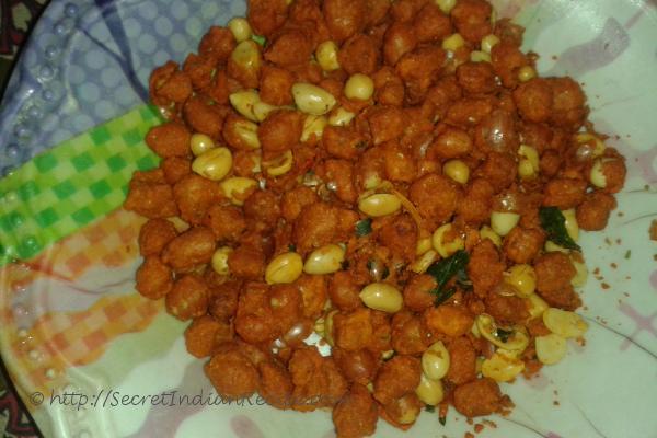 Masala pothinja kappalandi (Masala coated peanuts)