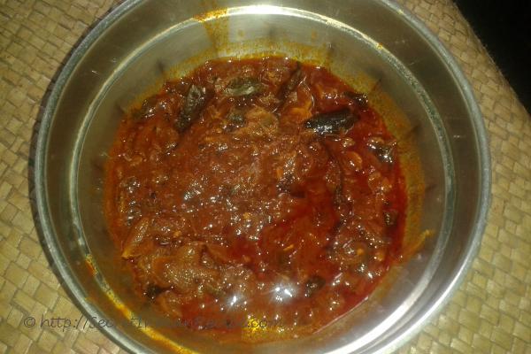 Ulli curry (Sweet and sour pickle with small onion)