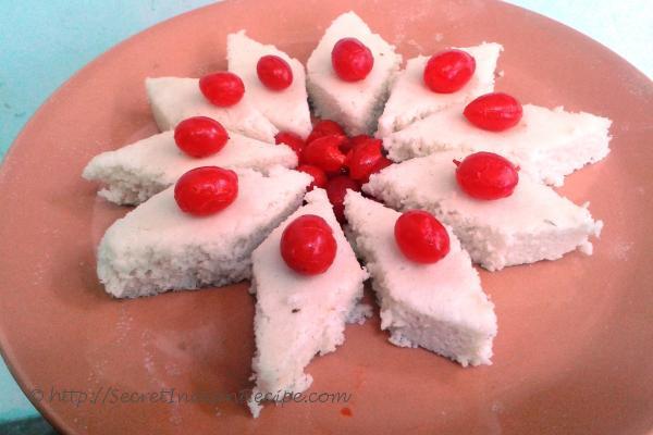 Vattayappam (Kerala style steamed sweetened rice cake)