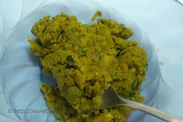 Picture of: Aloo Matar Ka Paratha (Indian flat bread stuffed with Potatoes & Peas)