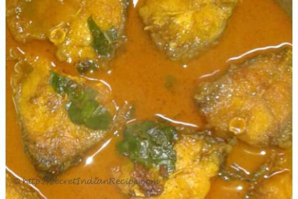 photo of rui dhaniar jhol(rohu fish curry with coriander leaves )