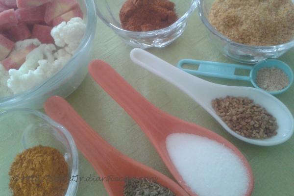 photo of gobhi gajar achaar (cauliflower and carrot pickle)