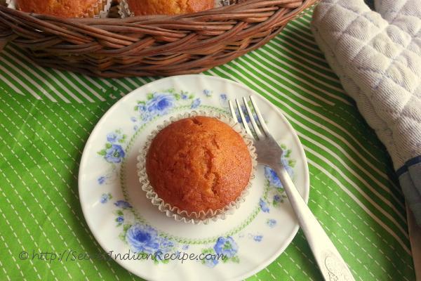 photo of egg-less butter-less carrot muffins