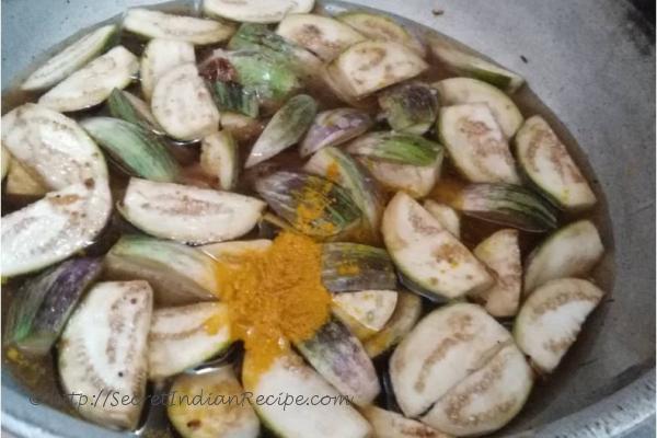 photo of kathirikkai rasavangi (brinjal/eggplant with lentils)