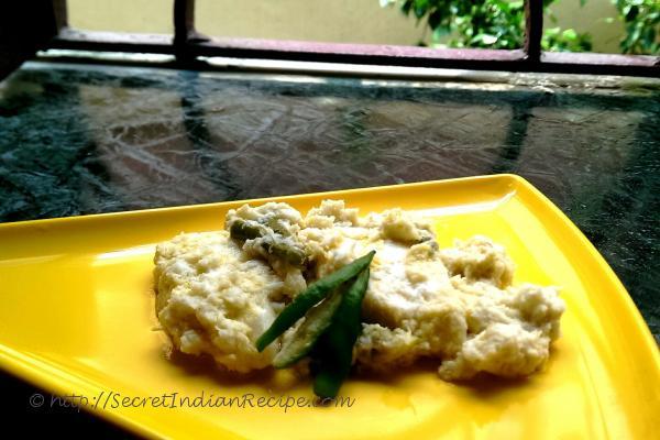 photo of chena bhape (steamed cottage cheese in coconut and mustard gravy)