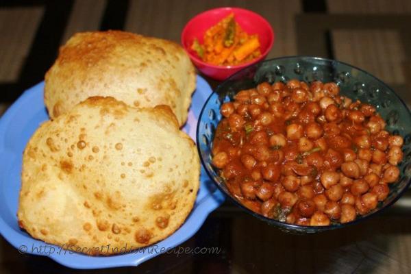 photo of chhole bhature