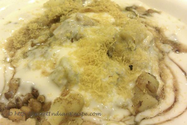 picture of Dahi Aloo Chaat (Potatoes in savoury curd base)