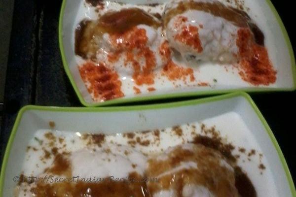 picture of Mumbai Dahi Vada (Savoury dumplings in yogurt)