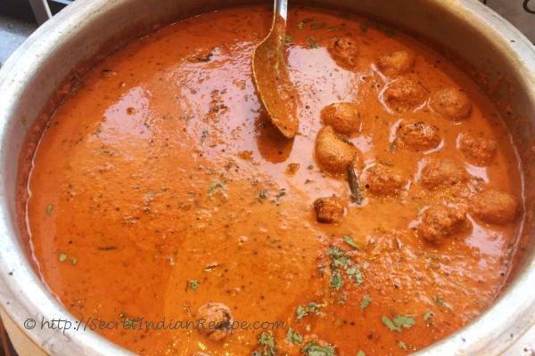 photo of rhomesecret recipe : gojju ambode (mangalore style bonda in gravy)