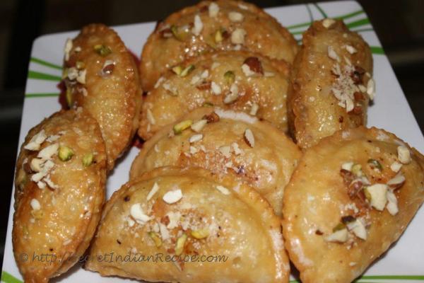 photo of mawa gujiya