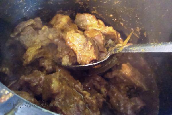 photo of mutton aur palak (mutton in spinach gravy)