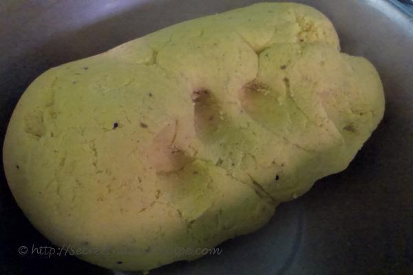 photo of makki / makke ki roti in uttar pradeshi style (indian flat bread made of maize flour)