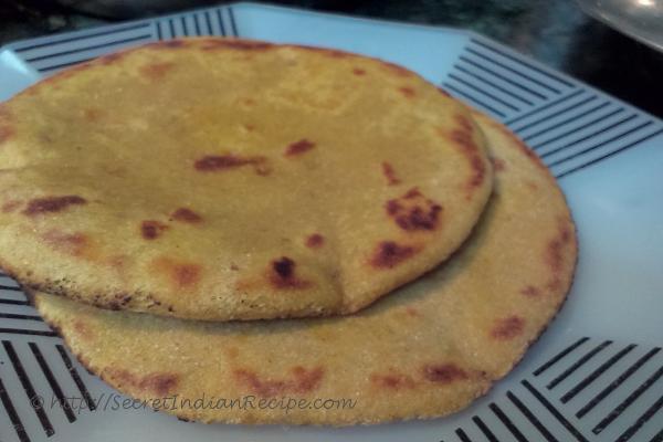 photo of makki / makke ki roti in uttar pradeshi style (indian flat bread made of maize flour)