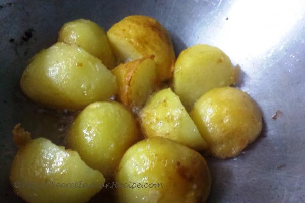 photo of marwari aloo dum (dry potato curry without onion and garlic)