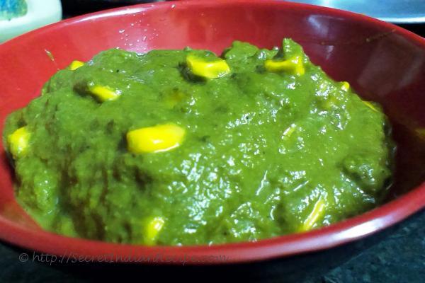 photo of corn palak (corn and spinach curry)