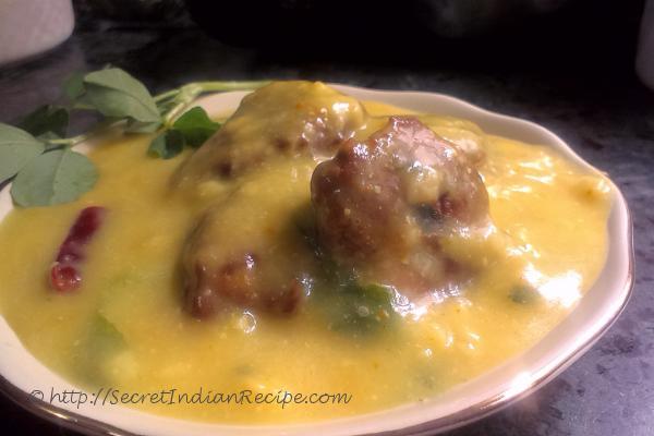 photo of meethi pakoda kadhi (fenugreek leaves flavoured gram flour curry)