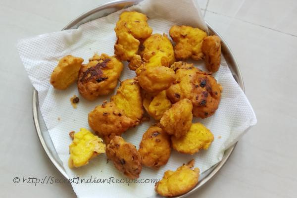 photo of moong dal pakoda (lentil pakora, indian appetizers)