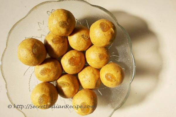 Picture of :Besanache Ladoo (besan ke ladu )