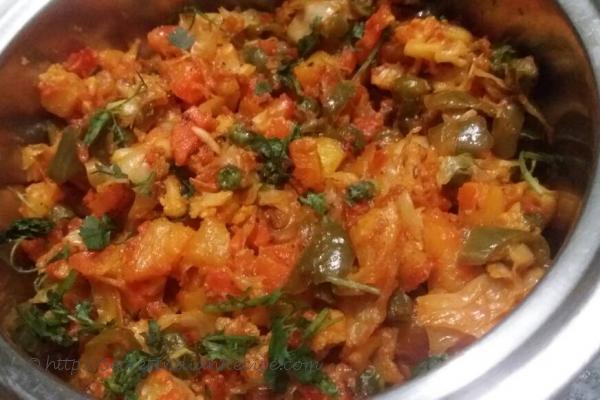 photo of cabbage, carrot and capsicum sabji