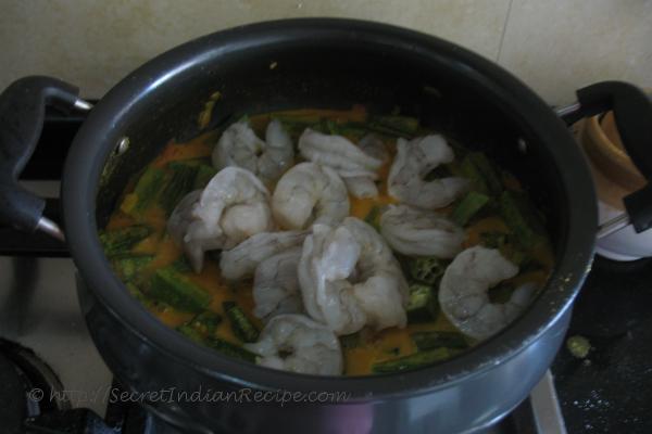 photo of bhendi ani sungtachi kodi ( prawn and lady finger curry)