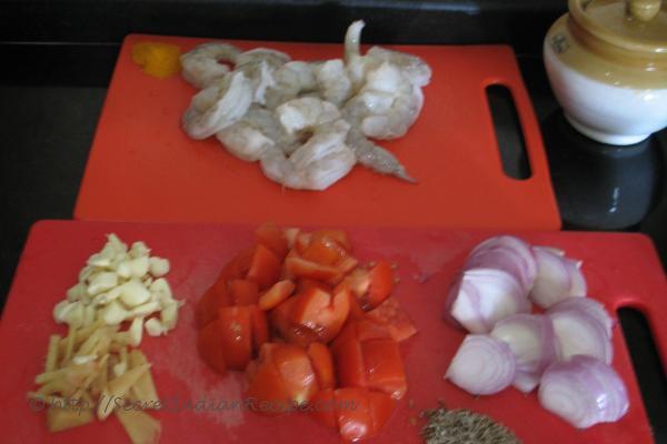 photo of goan prawn curry in a hurry