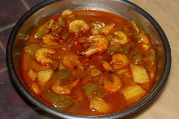 Ridge Gourd Prawn curry