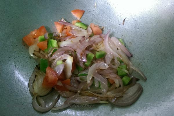 photo of pyazi masala paratha (onion stuffed flat bread)
