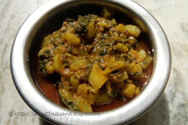 photo of radish and spinach curry
