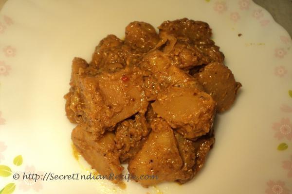 image of paniphal ki sabzi ( water chestnut curry)