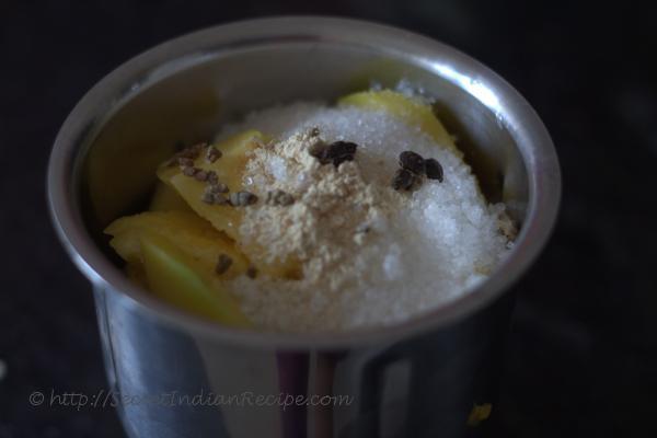 photo of aamras before pureeing