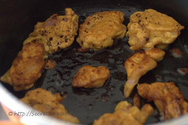photo of pakode being fried