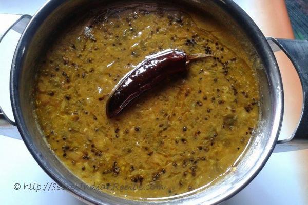 Paruppu keerai kuzhambu - Greens with lentils