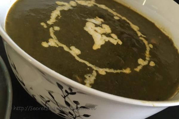photo of palak mushroom malai