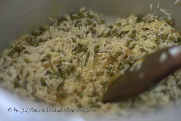 photo of khichidi cooking
