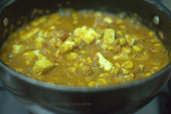 photo of makkai paneer cooking