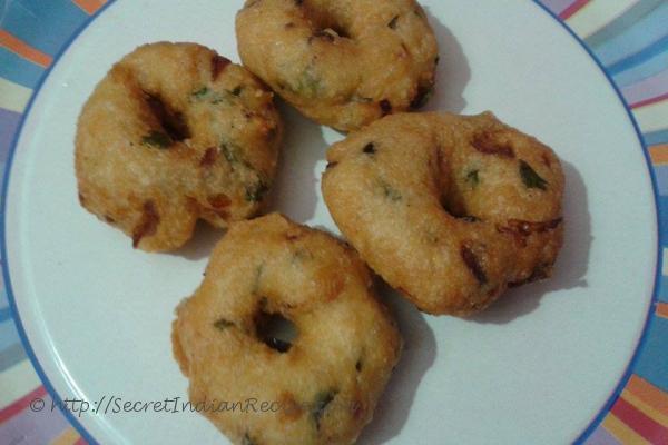 Methu Vada with Pepper and coriander leaves