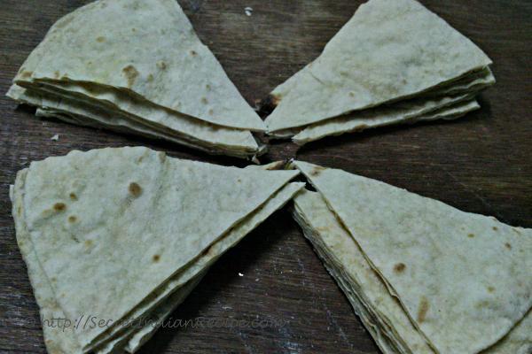 photo of cuttting the rotis